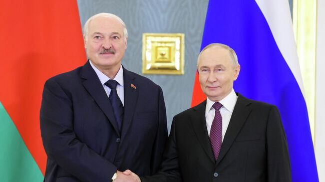 Лукашенко описал отношения с Путиным как братские